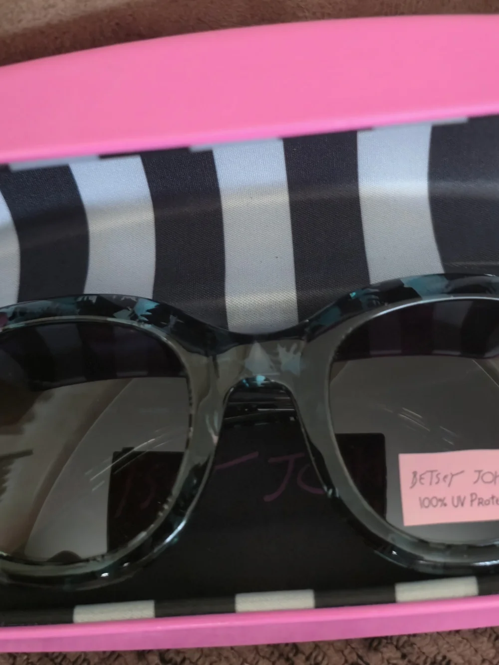 Betsey Johnson Black and Teal Tortoiseshell Sunglasses with Pink Case-Never Worn